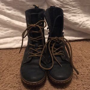 Airwalk martens black boots
